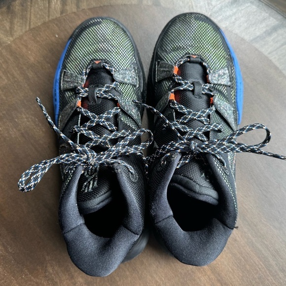 Nike Kyrie Irving Kyrie 7 GS - NBA Basketball Sneaker - Youth 5 (Ladies 6.5/7) - Picture 7 of 9